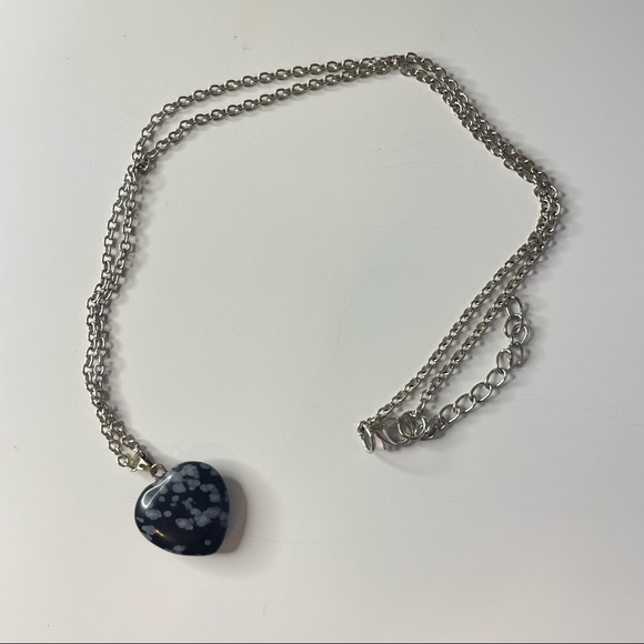 Snowflake Obsidian Stone Crystal Stone Heart Necklace - Picture 3 of 5